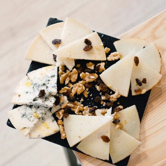 Experiencia gastronómica con tapas de calidad